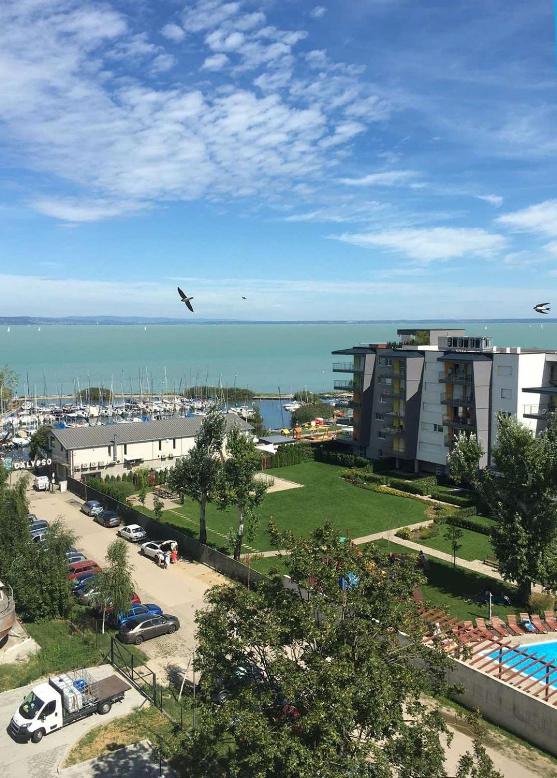 Cadet Holiday Apartman Ezuestpart Шиофок Экстерьер фото
